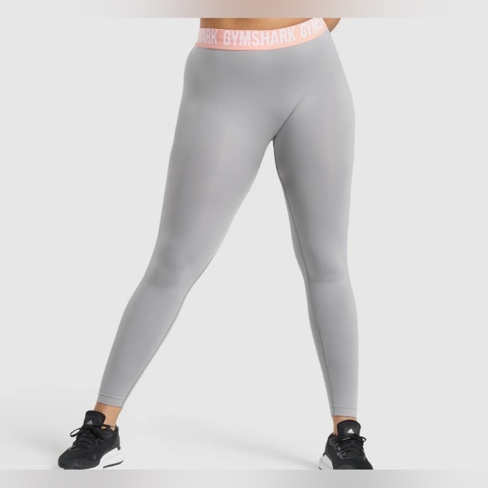 Gymshark Womens Fit Seamless Leggings Smokey Gray Pink Logo Medium